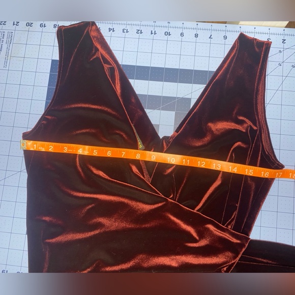 Georgiou Studio Burgundy Velvet Cocktail Dress V neck Side Slit Medium - Picture 11 of 16